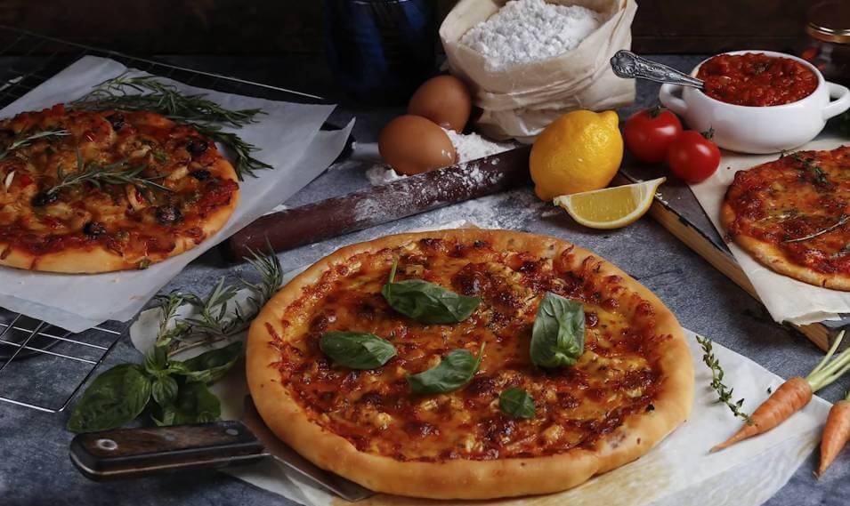 Bột làm bánh pizza là bột gì