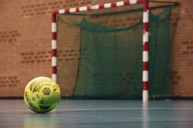 đá 5 trong futsal gọi là gì